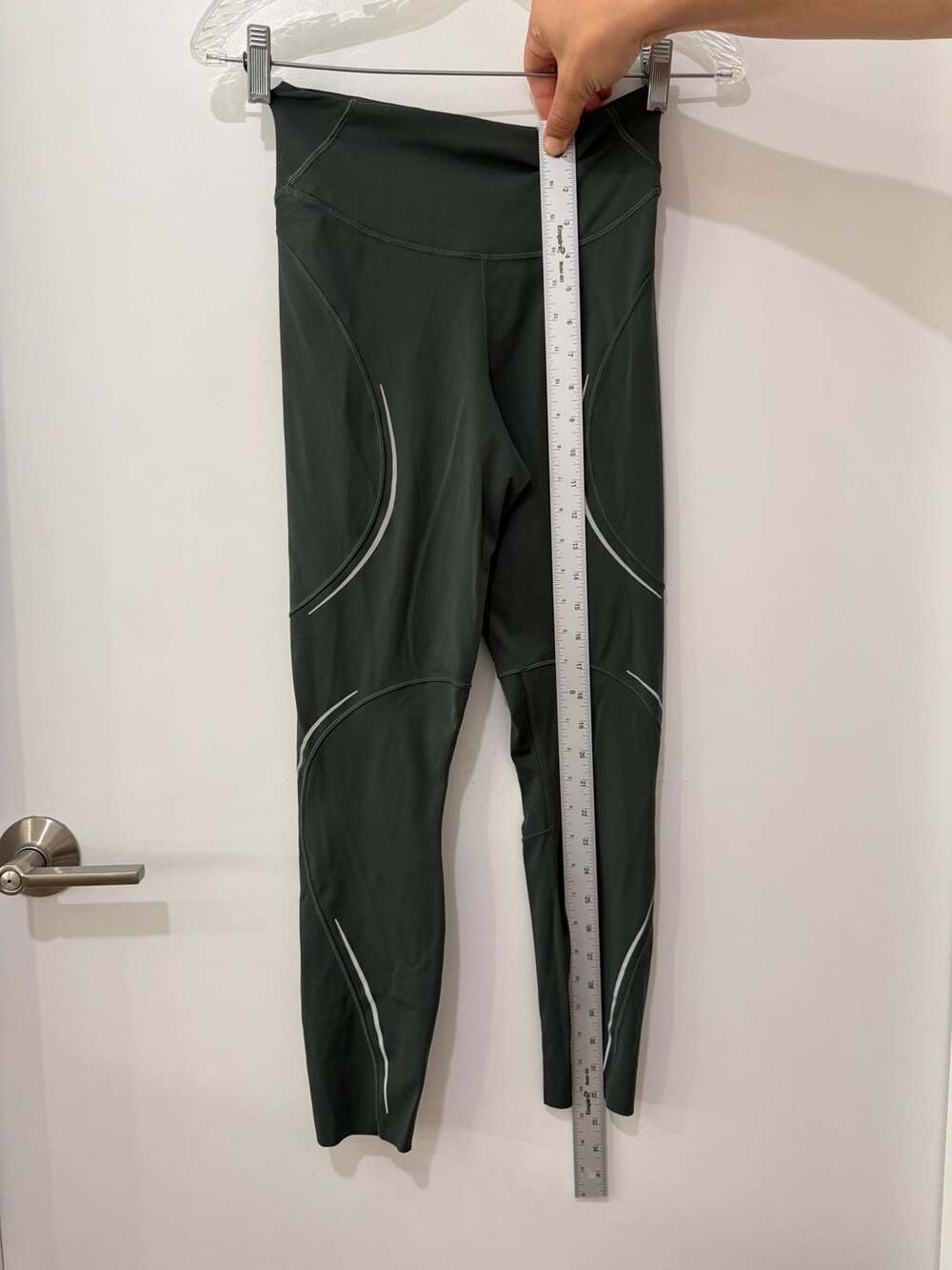 Lululemon Base Pace High-Rise Reflective Tight 25"
 Sz 4 - Picture 9 of 10